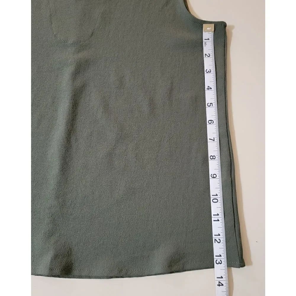 Paper Crane Keyhole Neckline Tank Blouse - Picture 6 of 9